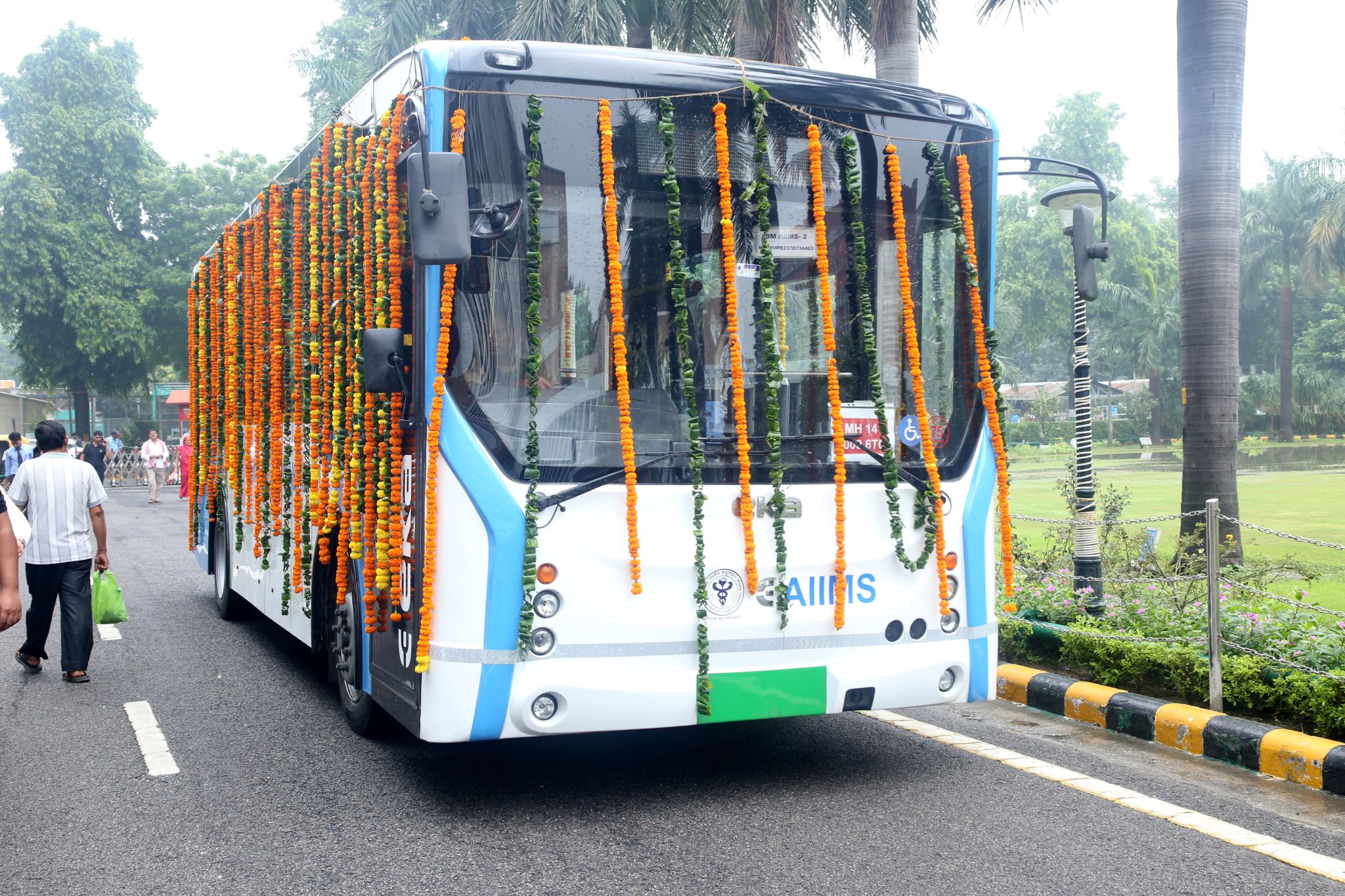 POWERGRID donates electric buses to AIIMS to improve sustainable mobility